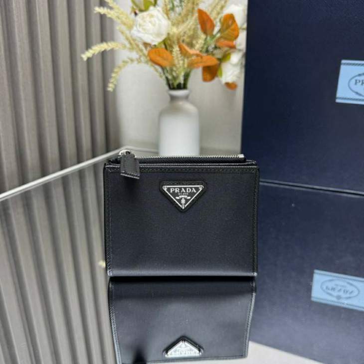 Picture of Prada Wallets _SKUfw182220406fw